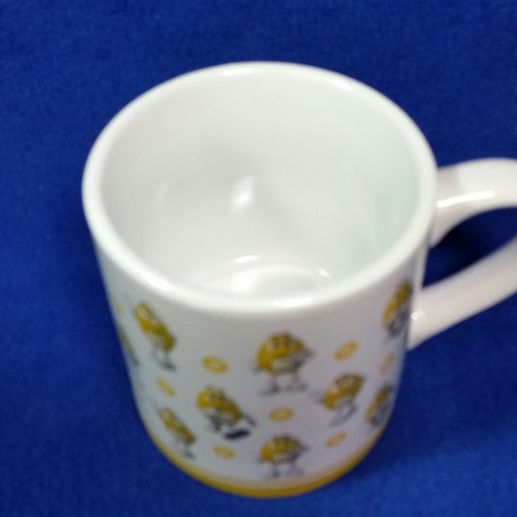 Yellow M&M's Coffee Mug 2018 Collectible Mug Preowned - Picture 7 of 10